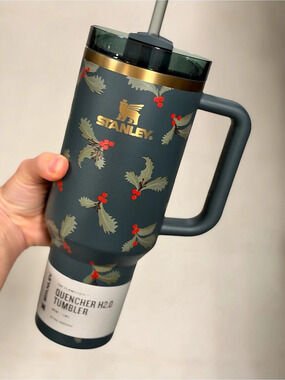 Stanley Holiday Botanical Quencher H2.0 FlowState Tumbler 40 oz Tumbler Green &